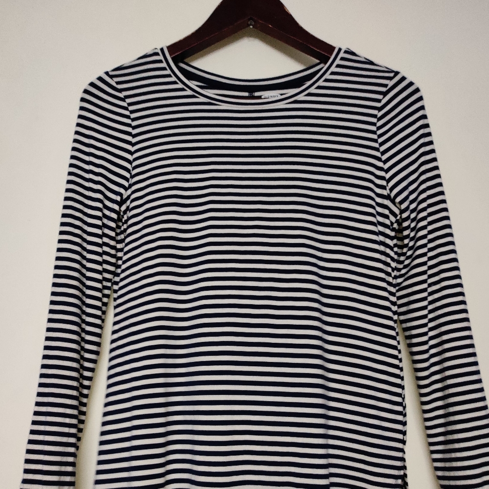 Stripe Apple Cut Top - Picture 8 of 11